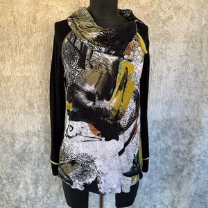 Simply Art by Dolcezza Abstract Cowl Zip Top - Small